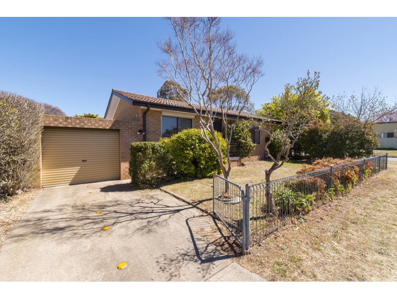 2 McCarthy Place, Charnwood ACT 2615