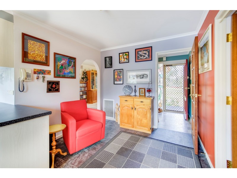 238 Southern Cross Drive, Latham ACT 2615