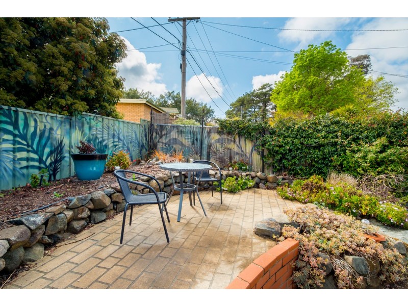 238 Southern Cross Drive, Latham ACT 2615