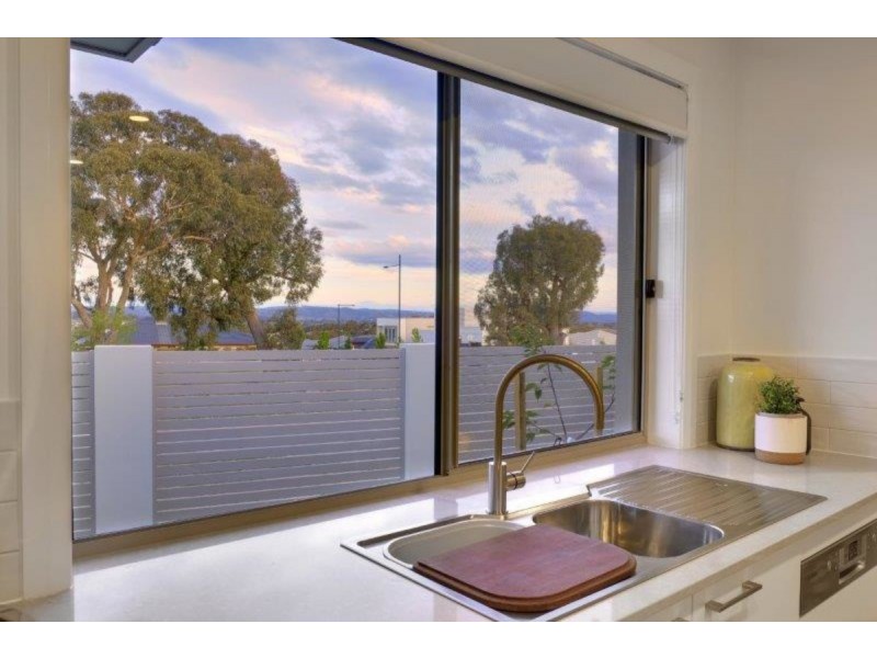 2 Hogg Street, Casey ACT 2913