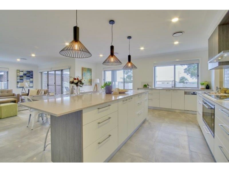 2 Hogg Street, Casey ACT 2913