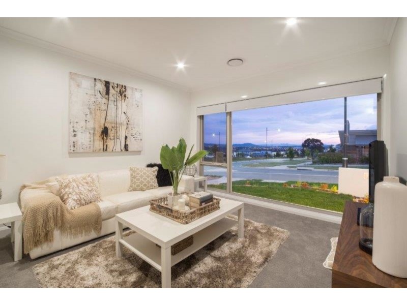 2 Hogg Street, Casey ACT 2913