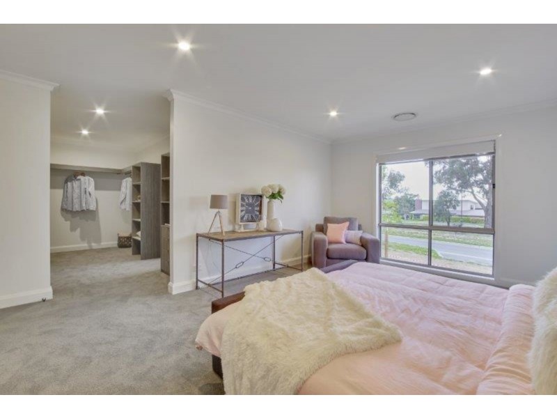 2 Hogg Street, Casey ACT 2913