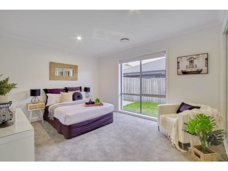 2 Hogg Street, Casey ACT 2913
