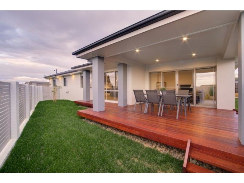 2 Hogg Street, Casey ACT 2913