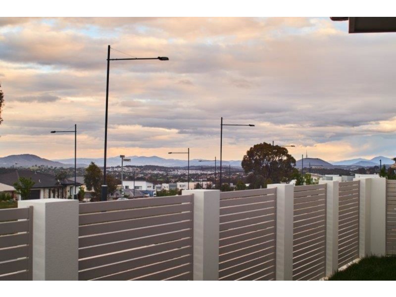2 Hogg Street, Casey ACT 2913