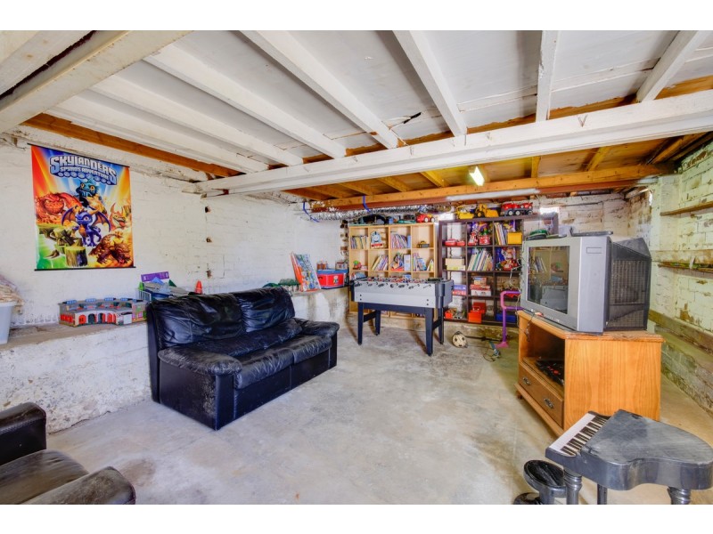 34 CLELAND Street, Latham ACT 2615