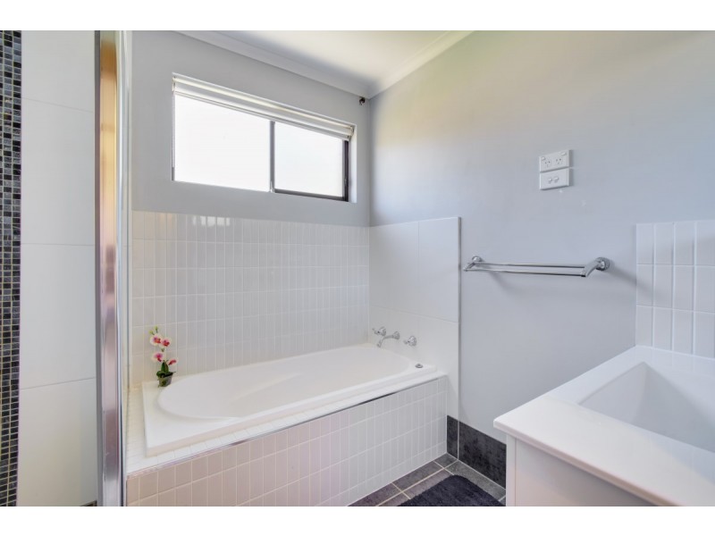 54/25 Pinkerton Circuit, Kambah ACT 2902