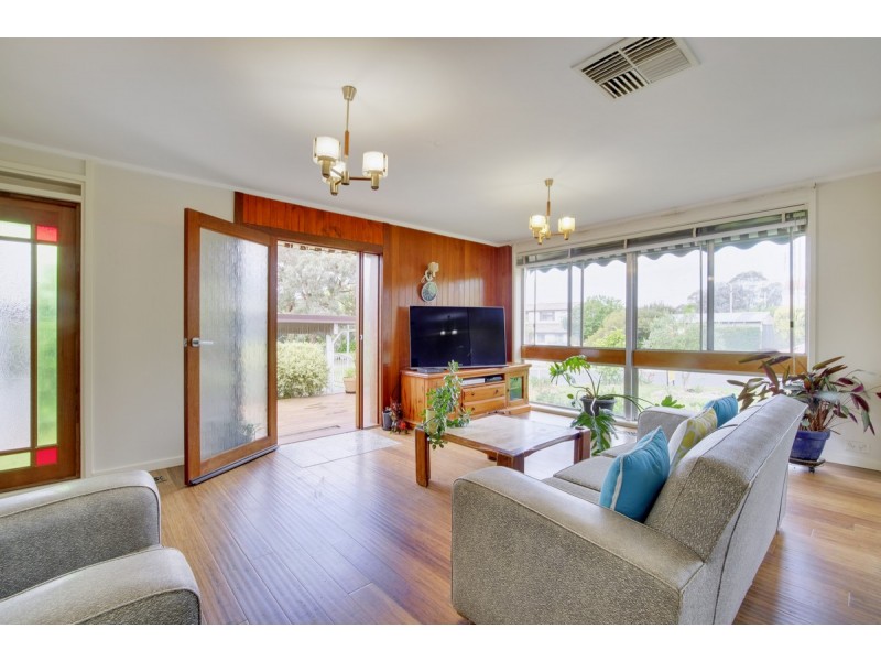15 Gibson Street, Macgregor ACT 2615
