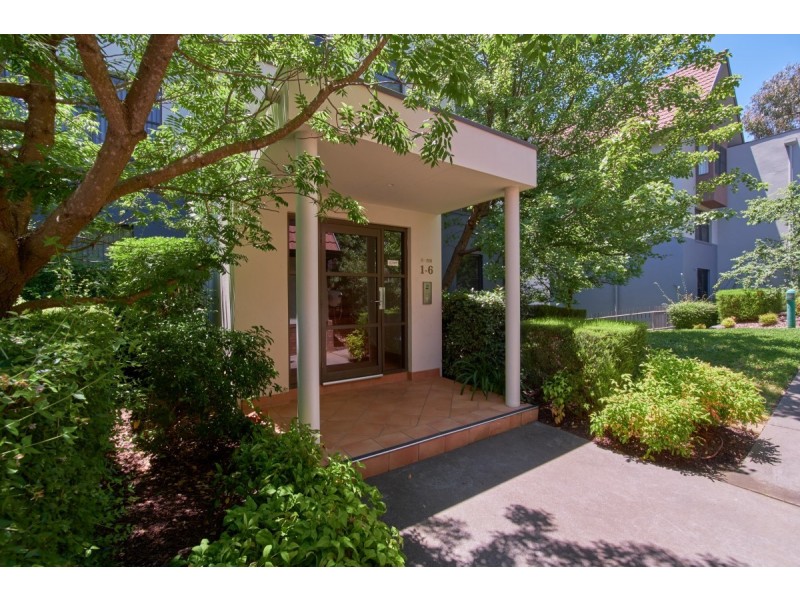 1/7 Eldridge Crescent, Garran ACT 2605