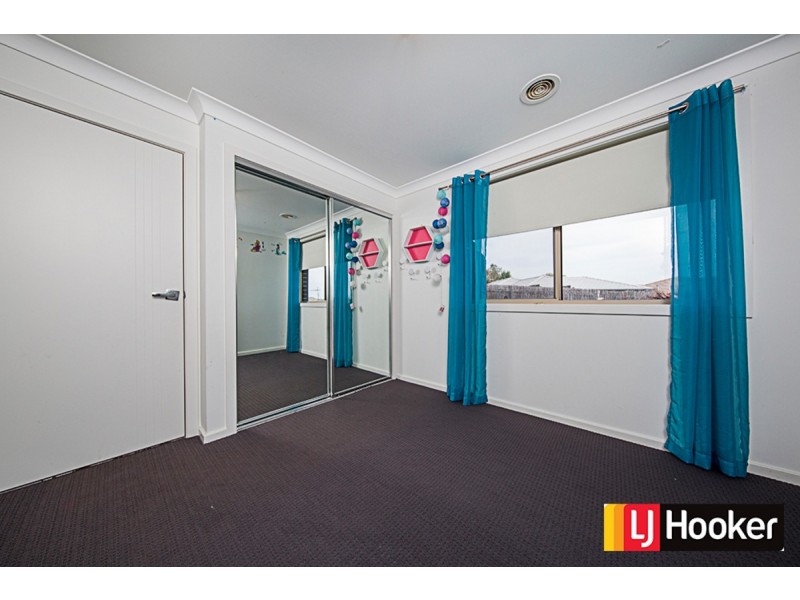 10 BOELKE Place, Macgregor ACT 2615