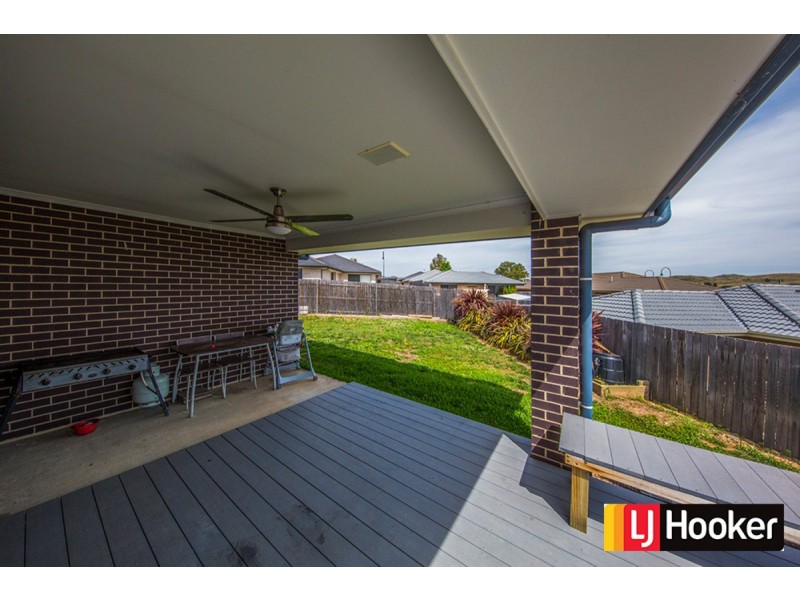 10 BOELKE Place, Macgregor ACT 2615