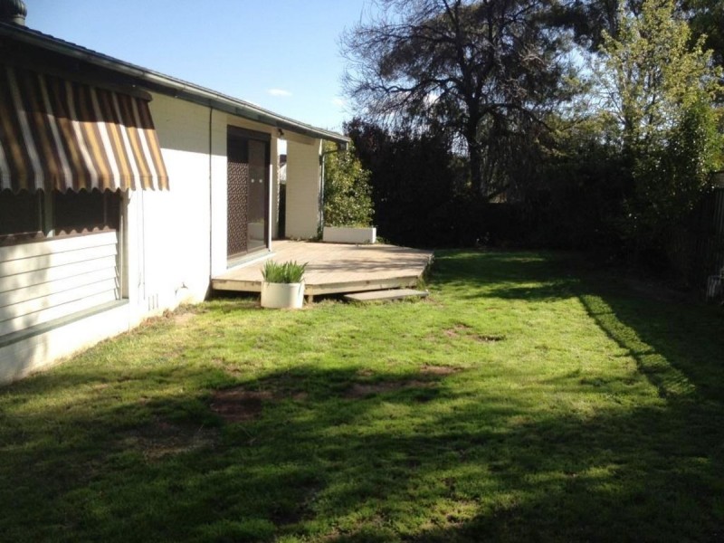 15 Geeves Court, Charnwood ACT 2615
