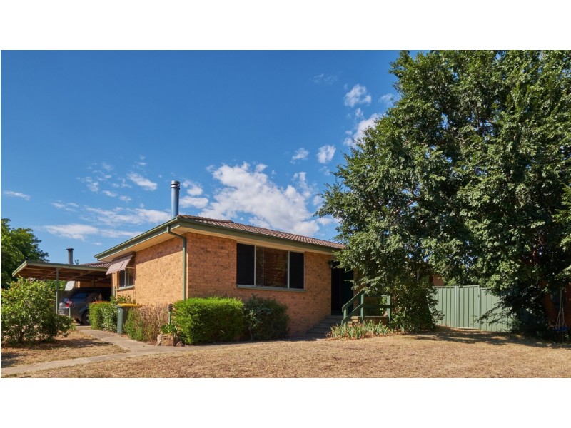 2 Tebbutt Place, Charnwood ACT 2615