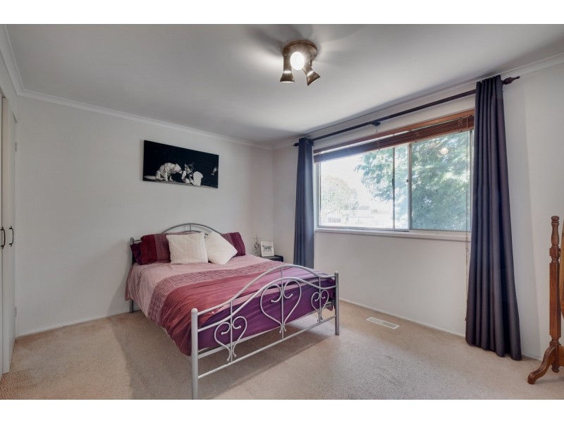 2 Tebbutt Place, Charnwood ACT 2615