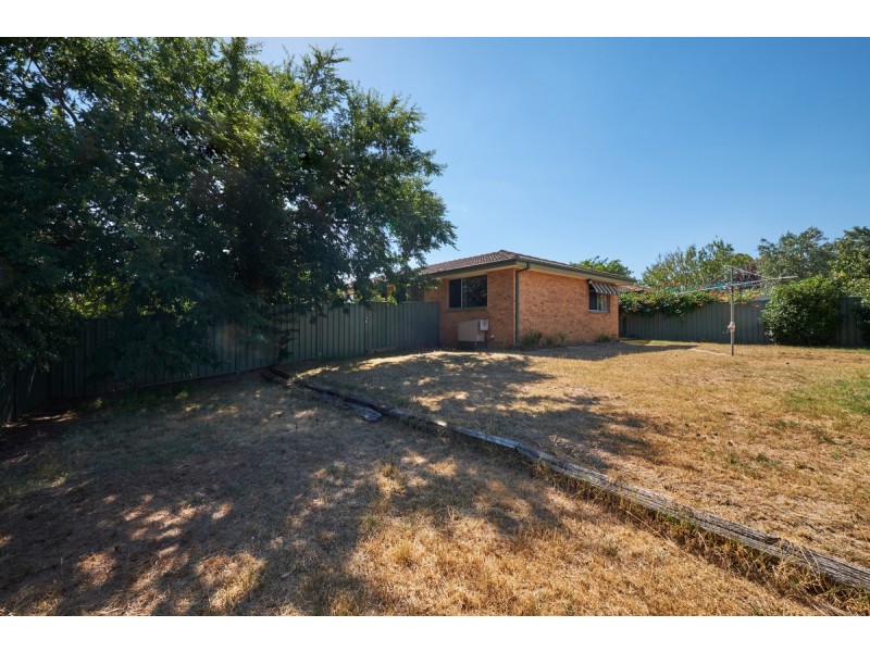 2 Tebbutt Place, Charnwood ACT 2615