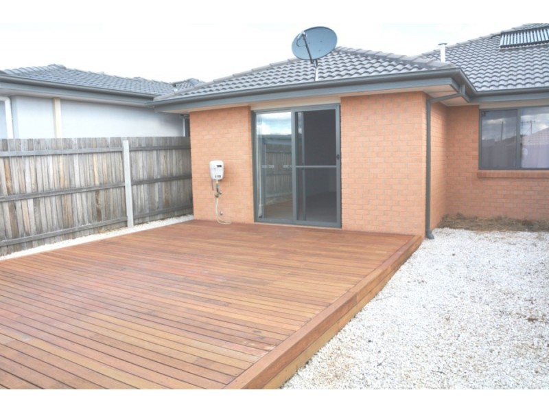 28 Audrey Cahn Street, Macgregor ACT 2615