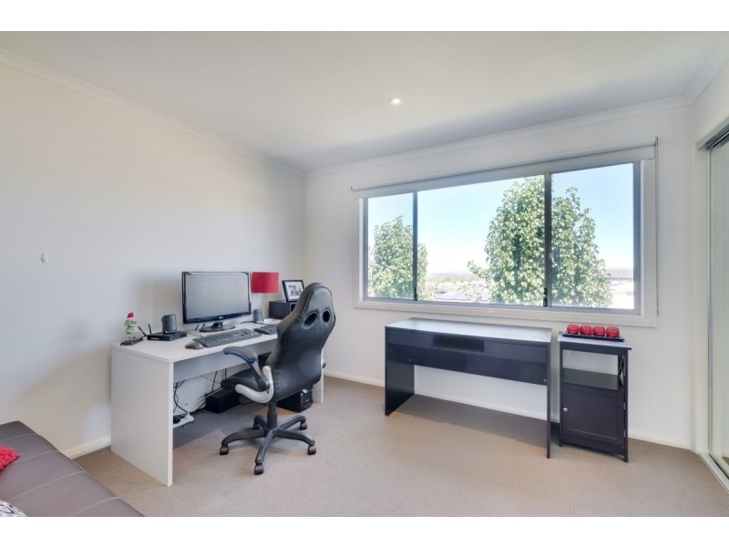 11 McGovern Street, Casey ACT 2913