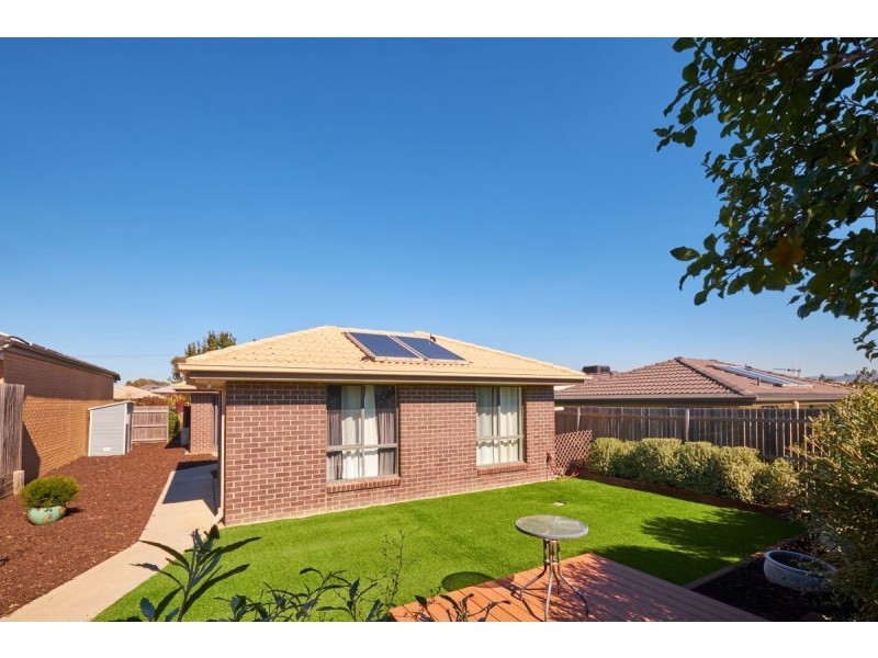 17 Constance Stone Street, Macgregor ACT 2615