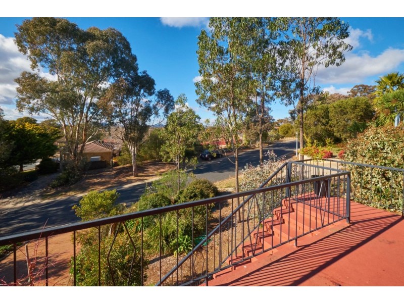 6 Bowden Crescent, Macgregor ACT 2615