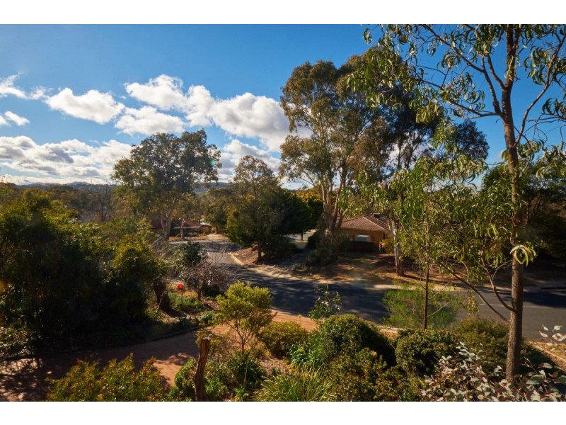 6 Bowden Crescent, Macgregor ACT 2615