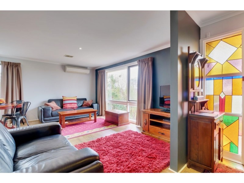 6 Bowden Crescent, Macgregor ACT 2615