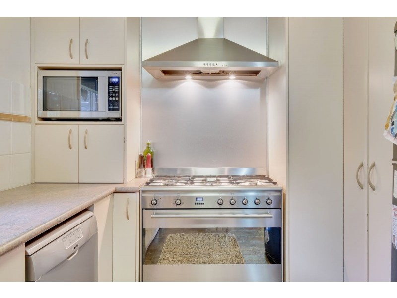 6 Bowden Crescent, Macgregor ACT 2615