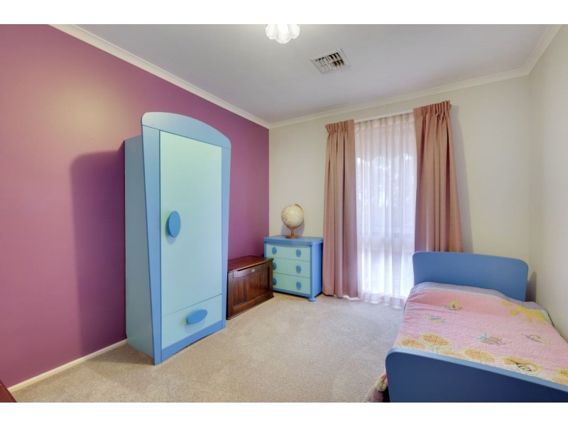 6 Bowden Crescent, Macgregor ACT 2615