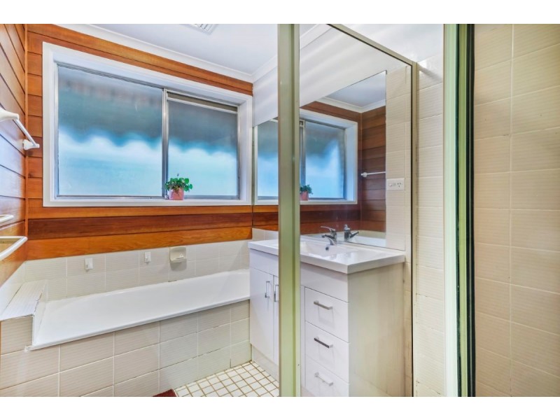 6 Bowden Crescent, Macgregor ACT 2615