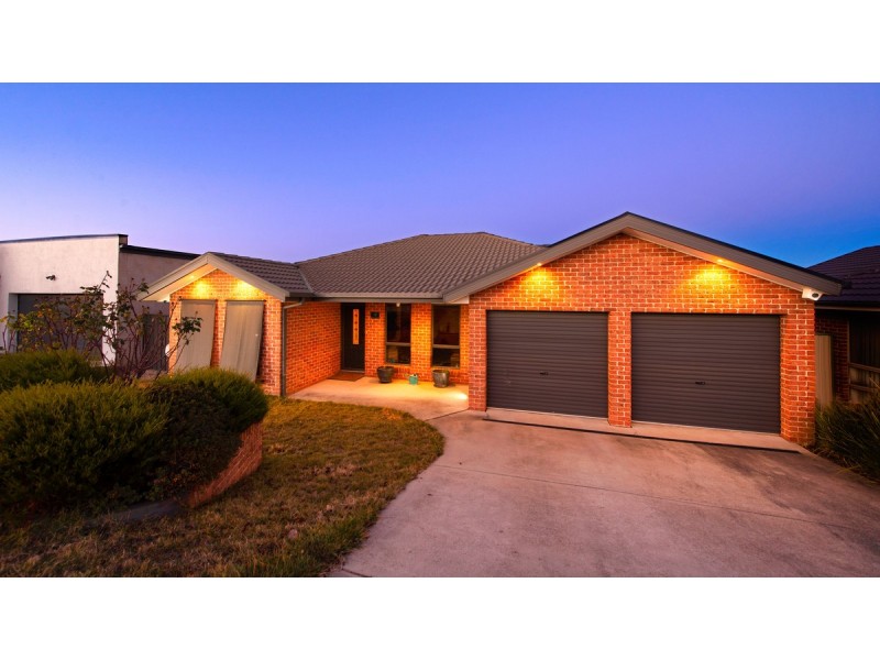 19 Siroset Close, Dunlop ACT 2615