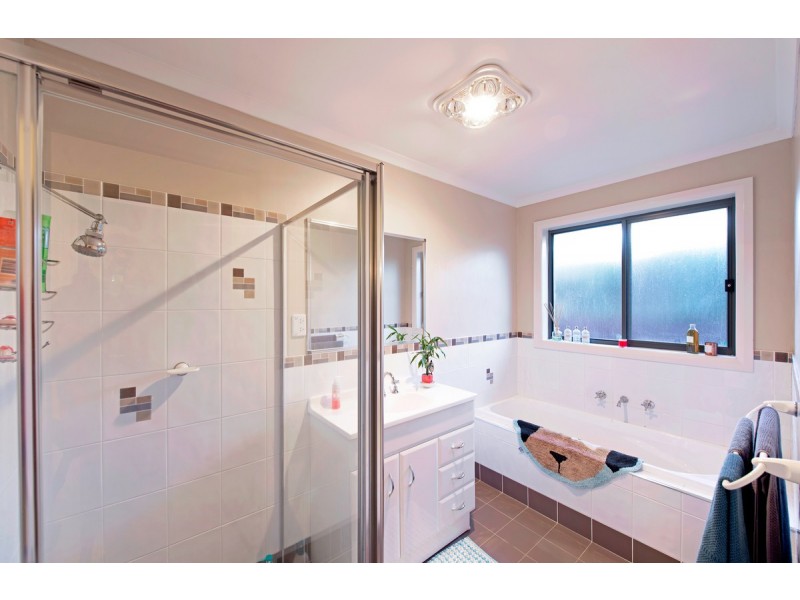 19 Siroset Close, Dunlop ACT 2615