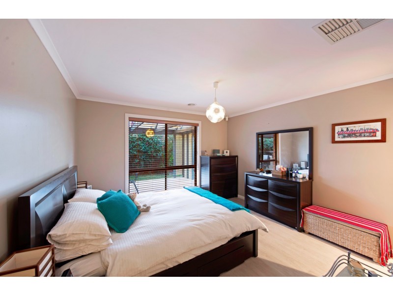 19 Siroset Close, Dunlop ACT 2615