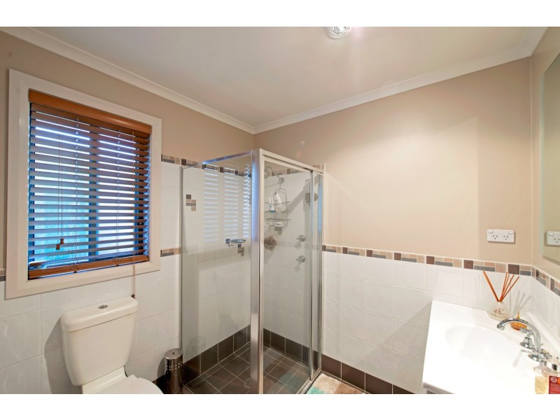 19 Siroset Close, Dunlop ACT 2615