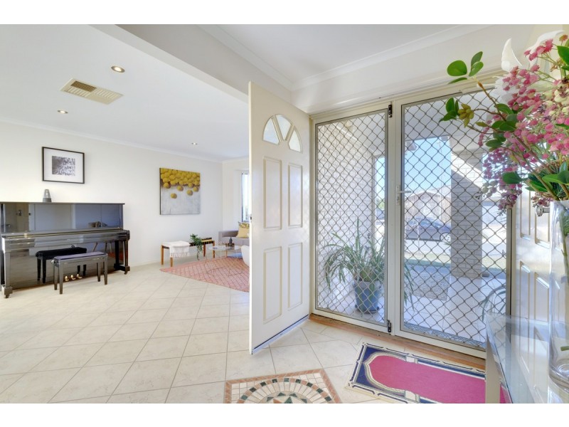 4 Ikara Close, Dunlop ACT 2615