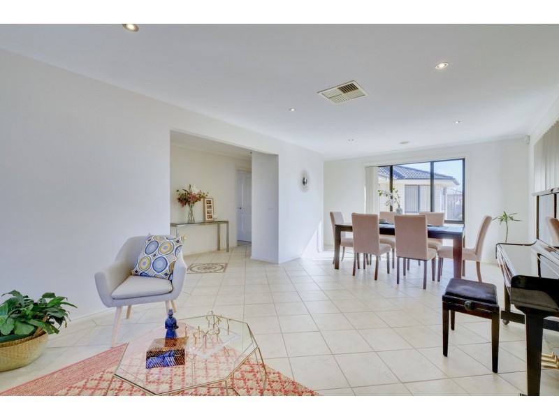 4 Ikara Close, Dunlop ACT 2615