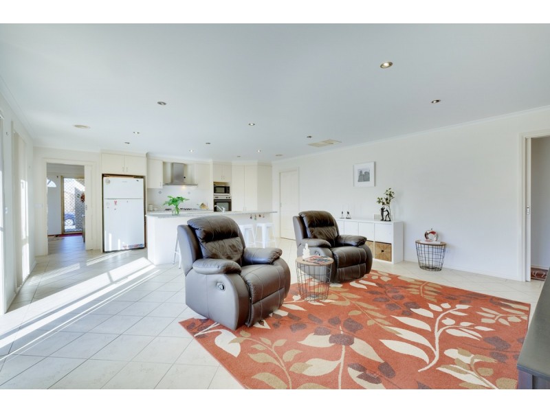 4 Ikara Close, Dunlop ACT 2615