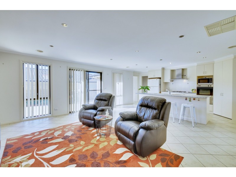4 Ikara Close, Dunlop ACT 2615