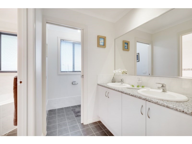 4 Ikara Close, Dunlop ACT 2615