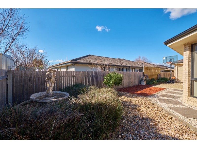 4 Ikara Close, Dunlop ACT 2615