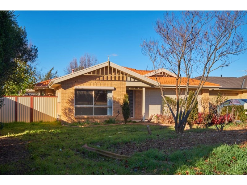 6 Edgley Place, Dunlop ACT 2615