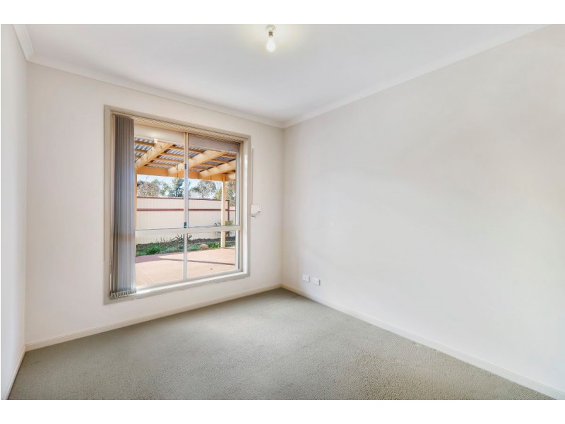 6 Edgley Place, Dunlop ACT 2615