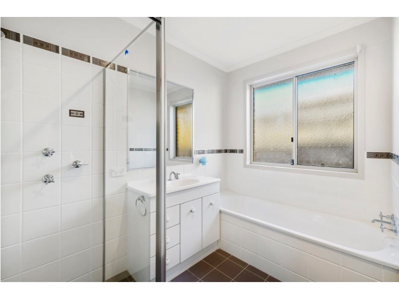 6 Edgley Place, Dunlop ACT 2615