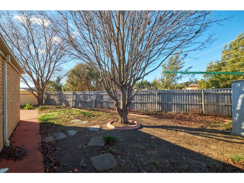 6 Edgley Place, Dunlop ACT 2615