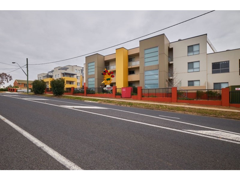 9B/17 Uriarra Road, Queanbeyan NSW 2620