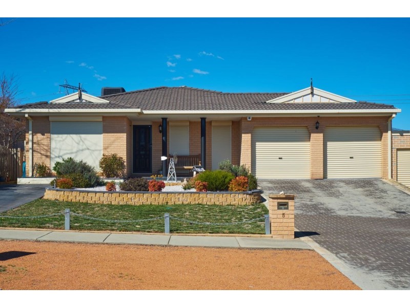 5 Tarrant Crescent, Dunlop ACT 2615