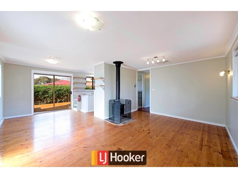 8 Gething Place, Macgregor ACT 2615