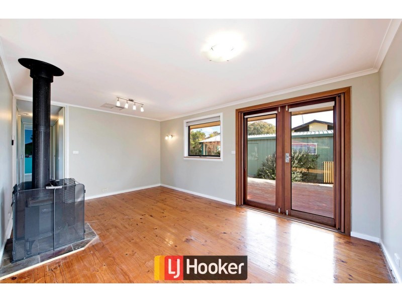 8 Gething Place, Macgregor ACT 2615