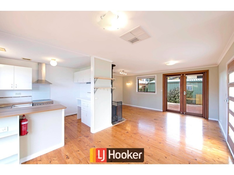 8 Gething Place, Macgregor ACT 2615