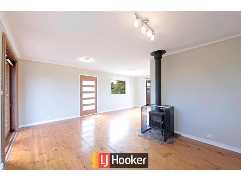 8 Gething Place, Macgregor ACT 2615