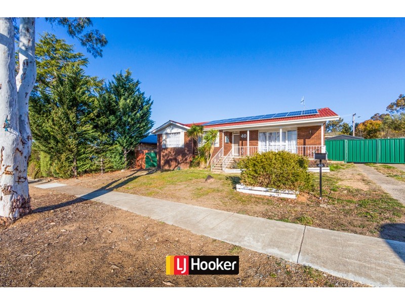 40 Dalley Crescent, Latham ACT 2615